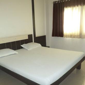 Hotel Raj International, Vadodara 3